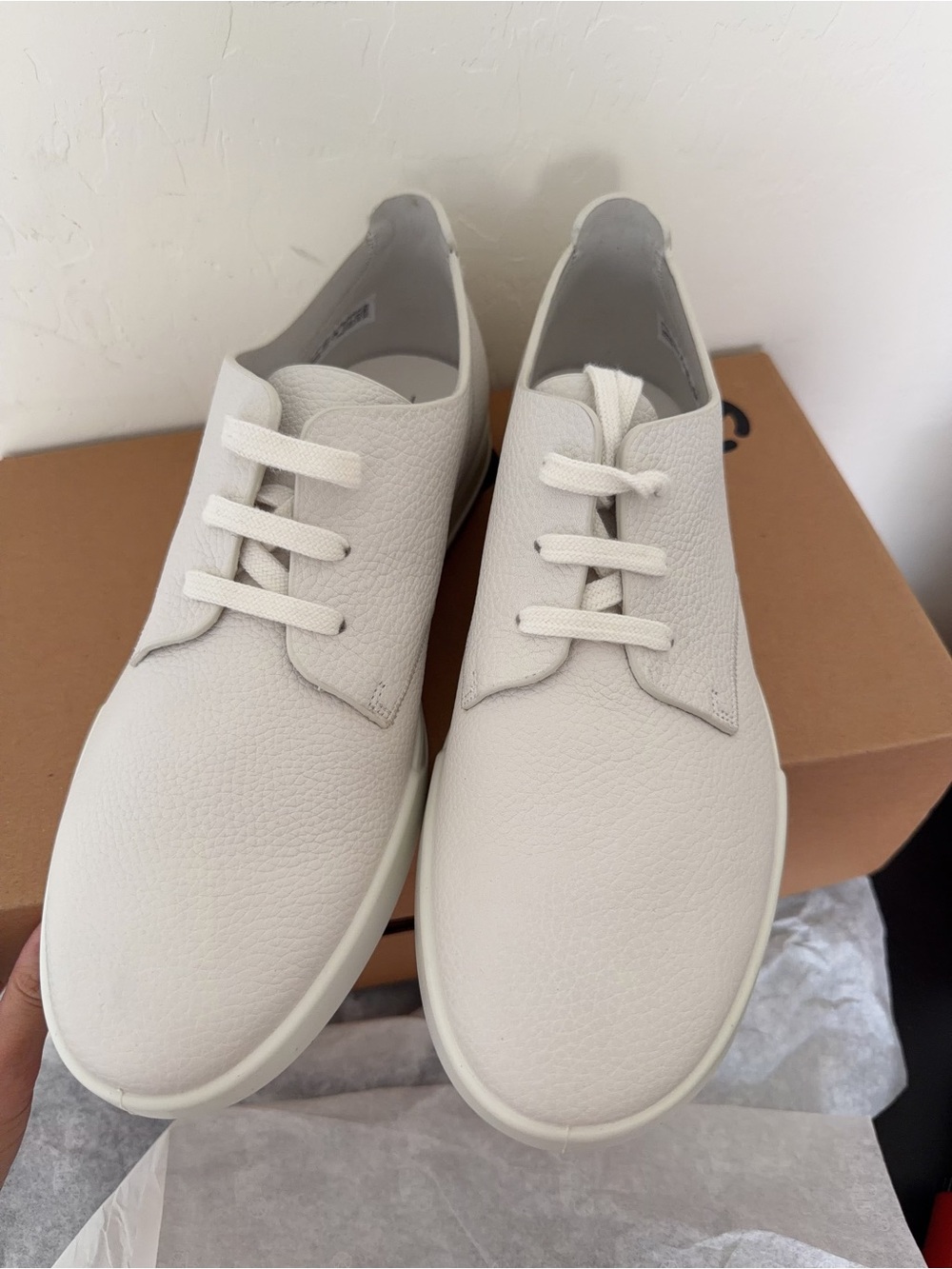 Ecco Men's Off-White Leather Lace-Up Oxfords